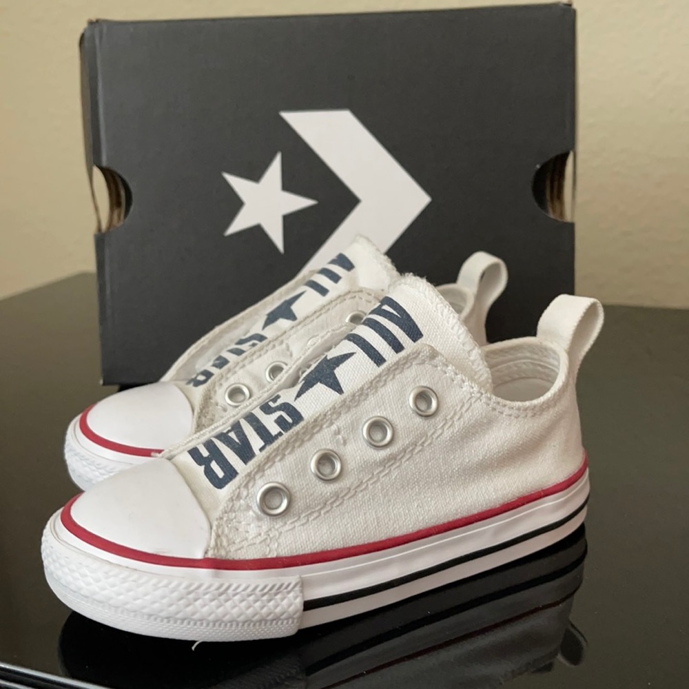 Converse Velcro top. Slip on chucks size 7 Infant